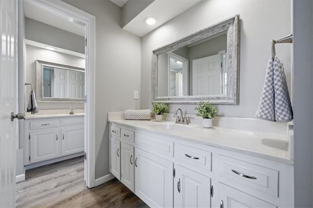 9985 Edelweiss Circle, Merriam, KS 66203