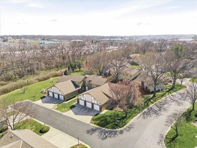 9985 Edelweiss Circle, Merriam, KS 66203