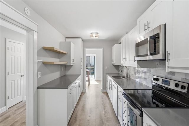 9985 Edelweiss Circle, Merriam, KS 66203