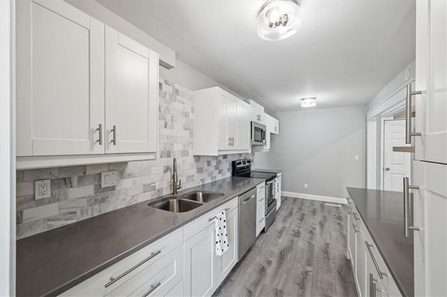 9985 Edelweiss Circle, Merriam, KS 66203