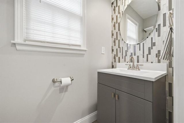 9985 Edelweiss Circle, Merriam, KS 66203