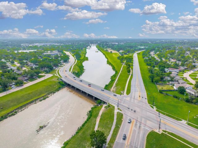 2339 S Walnut St., Wichita, KS 67213