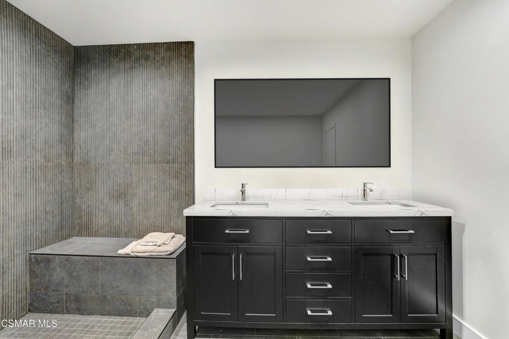 Image 14 of property listing at 2718 Licia Place, Simi Valley, CA 93065