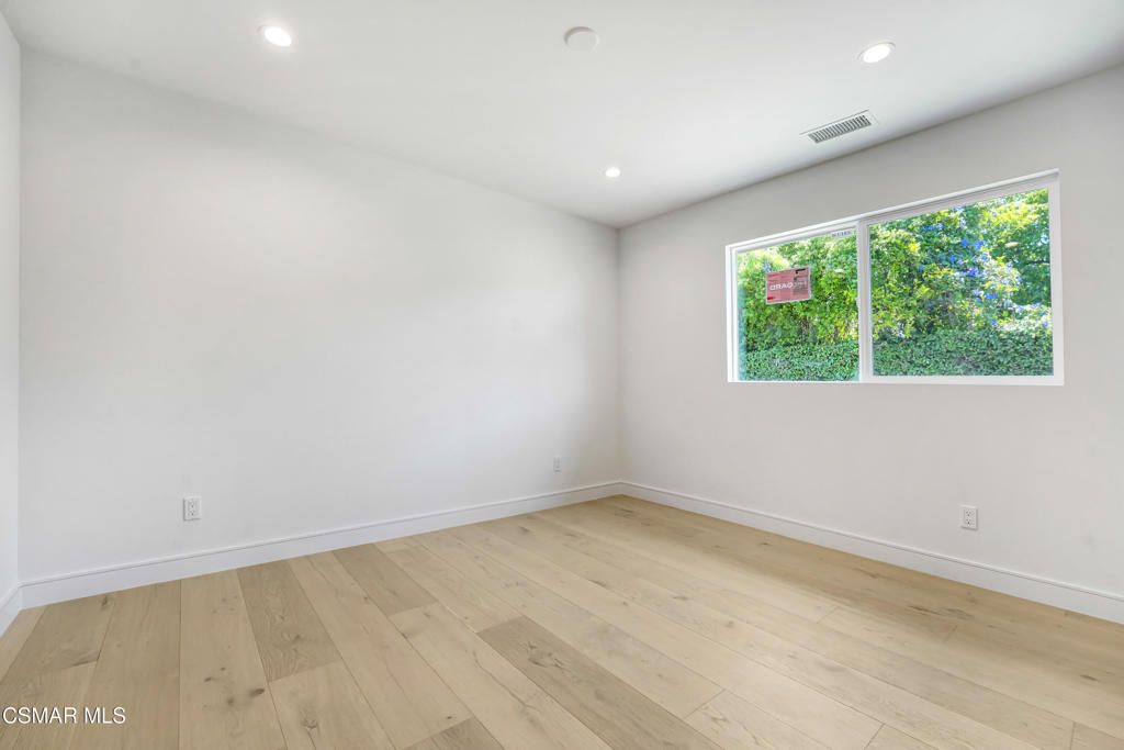 Image 18 of property listing at 2718 Licia Place, Simi Valley, CA 93065