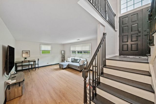 2516 Jackson Drive, Woodridge, IL 60517