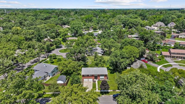 2516 Jackson Drive, Woodridge, IL 60517