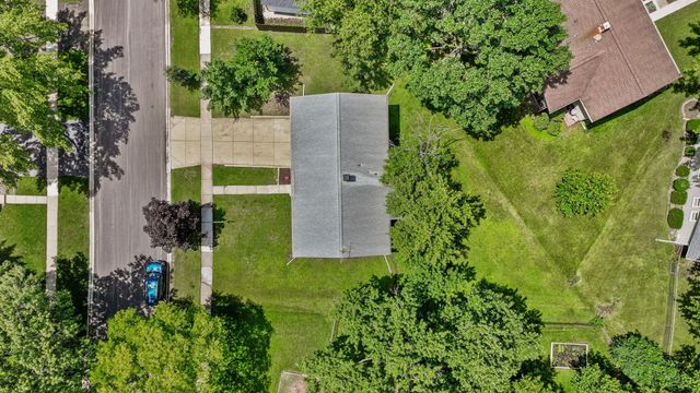 2516 Jackson Drive, Woodridge, IL 60517