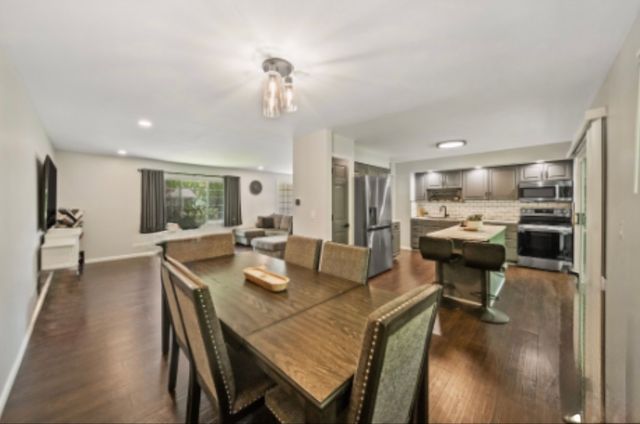 2516 Jackson Drive, Woodridge, IL 60517