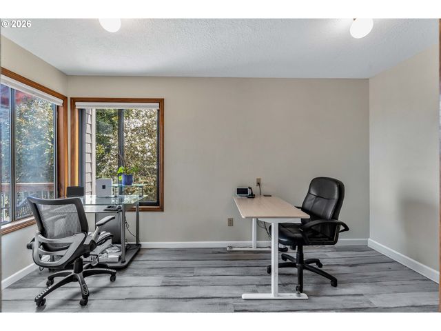 2005 CARRIAGE Way, West Linn, OR 97068