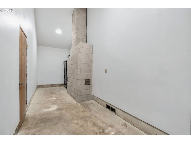 2005 CARRIAGE Way, West Linn, OR 97068