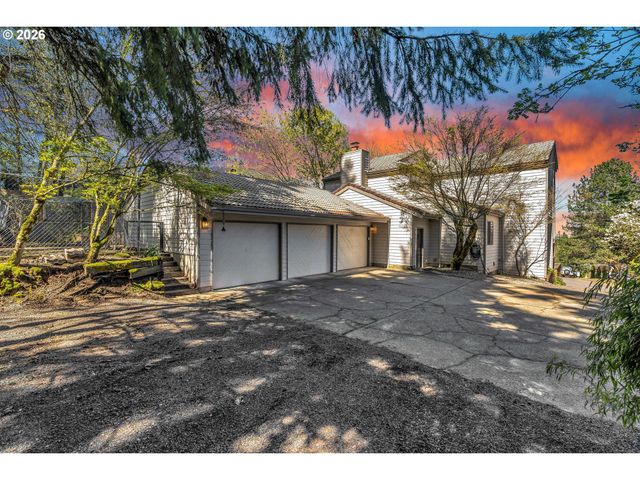 2005 CARRIAGE Way, West Linn, OR 97068