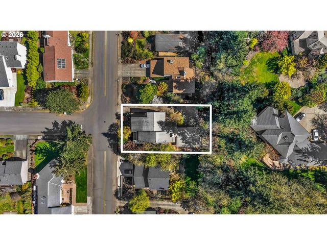 2005 CARRIAGE Way, West Linn, OR 97068