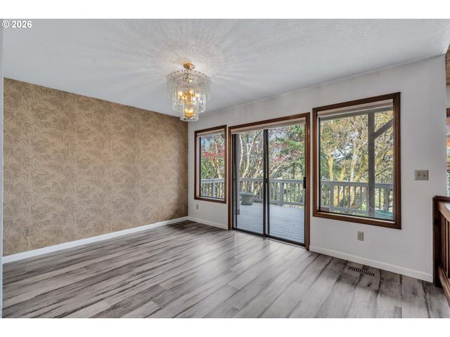 2005 CARRIAGE Way, West Linn, OR 97068