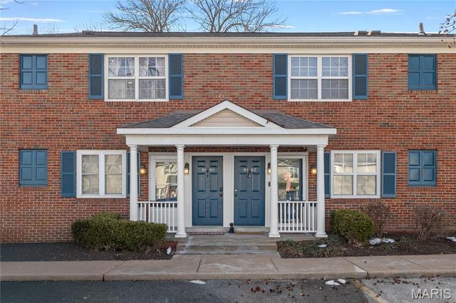 9192 Wrenwood Lane, Brentwood, MO 63144