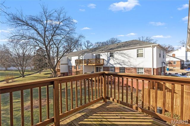 9192 Wrenwood Lane, Brentwood, MO 63144