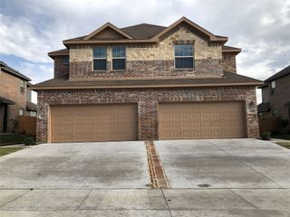 1026 W Sierra Vista Court, Midlothian, TX 76065