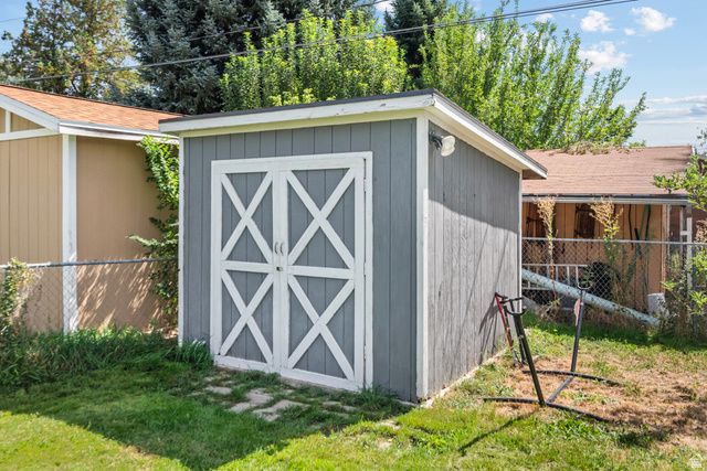 564 SWENSON AVE, Springville, UT 84663