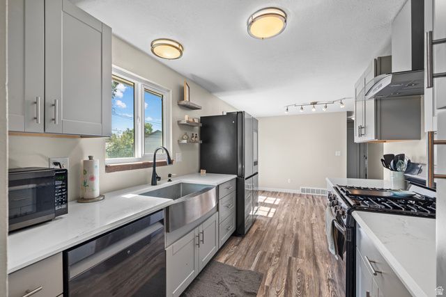 564 SWENSON AVE, Springville, UT 84663