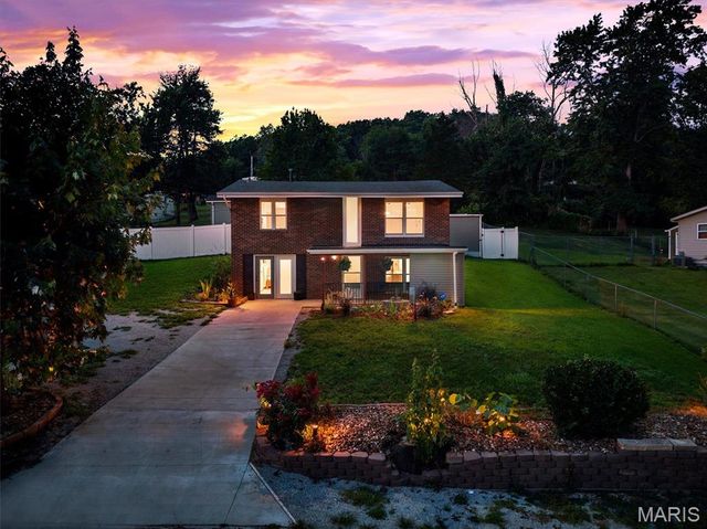 2845 Paula Court, High Ridge, MO 63049