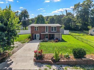 2845 Paula Court, High Ridge, MO 63049