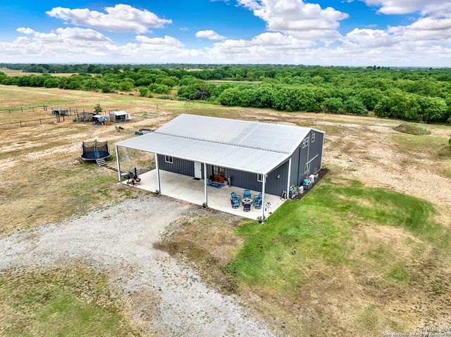 757 Joy, Floresville, TX 78114