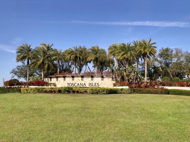 256 MARAVIYA BOULEVARD, Nokomis, FL 34275