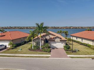 256 MARAVIYA BOULEVARD, Nokomis, FL 34275