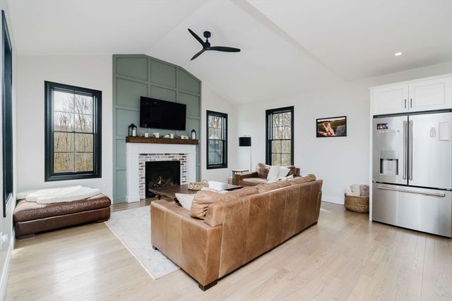 7 Ciana Rd, Rehoboth, MA 02769