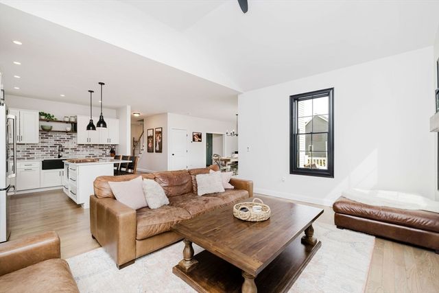 7 Ciana Rd, Rehoboth, MA 02769