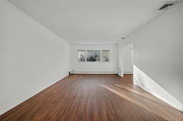 38 Park Drive E, Syosset, NY 11791