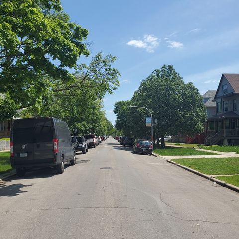 5962 W Iowa Street, Chicago, IL 60651