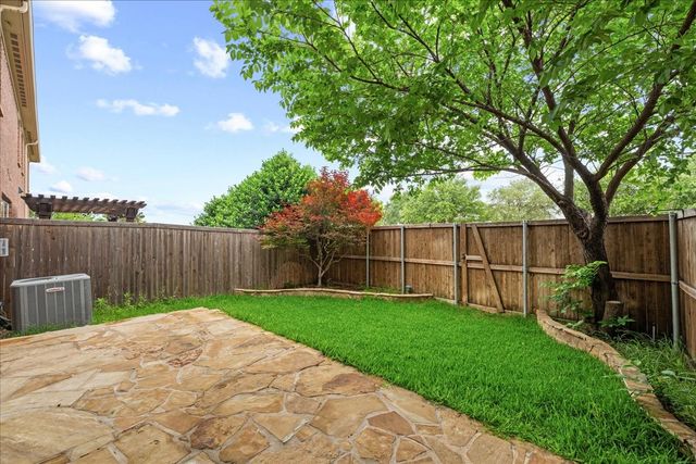 424 Hunt Drive, Lewisville, TX 75067