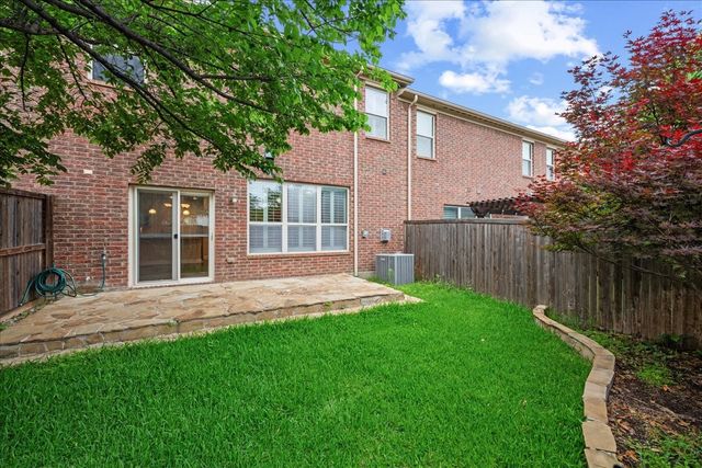 424 Hunt Drive, Lewisville, TX 75067