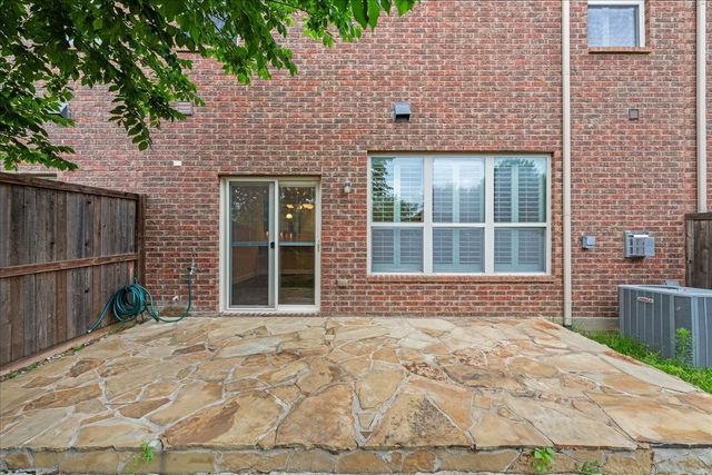 424 Hunt Drive, Lewisville, TX 75067