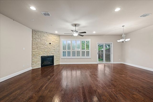 424 Hunt Drive, Lewisville, TX 75067