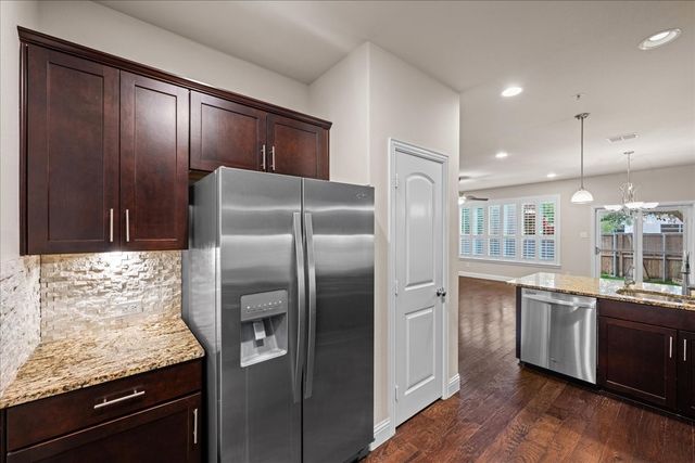 424 Hunt Drive, Lewisville, TX 75067