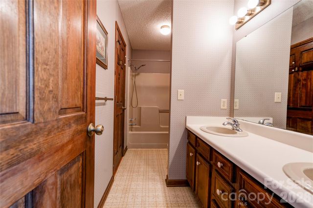 719 W Zion Church Road, Shelby, NC 28150