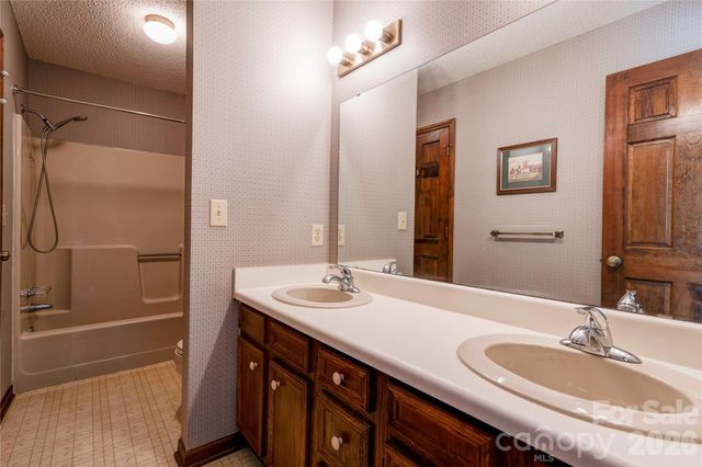 719 W Zion Church Road, Shelby, NC 28150