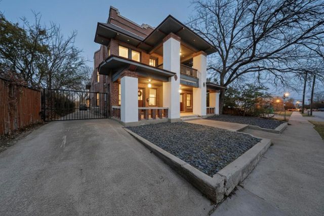 1000 N Carroll Avenue A, Dallas, TX 75204