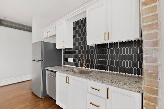 1000 N Carroll Avenue A, Dallas, TX 75204