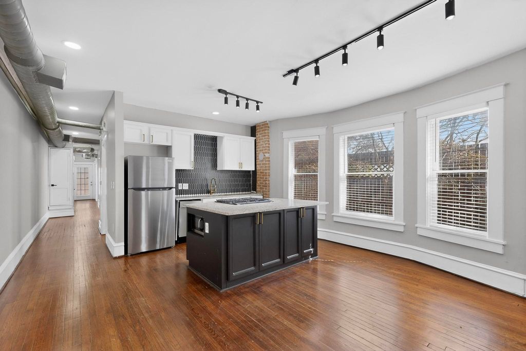 1000 N Carroll Avenue A, Dallas, TX 75204