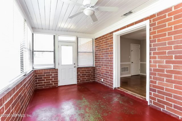 6215 PINE COVE Lane, Jacksonville, FL 32211