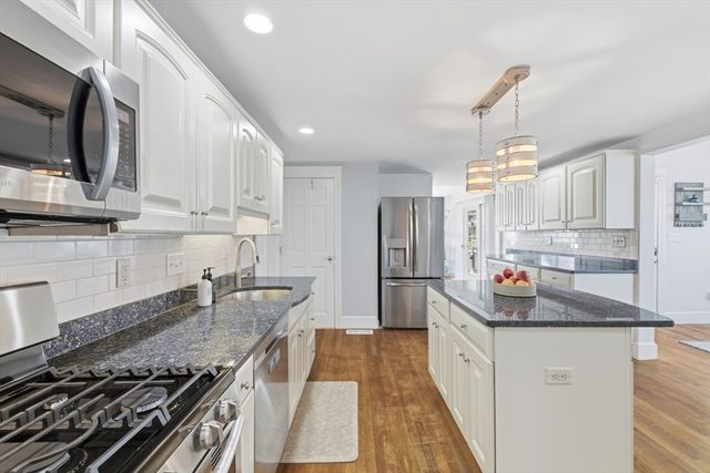 233 West St, Quincy, MA 02169