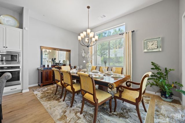 13514 Pixton Avenue, Bakersfield, CA 93311