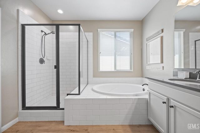 13514 Pixton Avenue, Bakersfield, CA 93311
