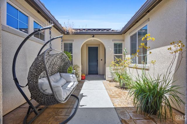 13514 Pixton Avenue, Bakersfield, CA 93311