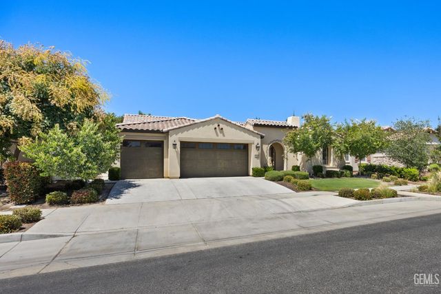 13514 Pixton Avenue, Bakersfield, CA 93311