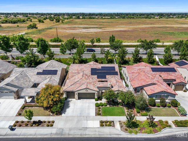 13514 Pixton Avenue, Bakersfield, CA 93311