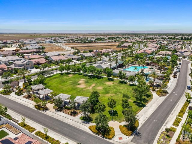 13514 Pixton Avenue, Bakersfield, CA 93311