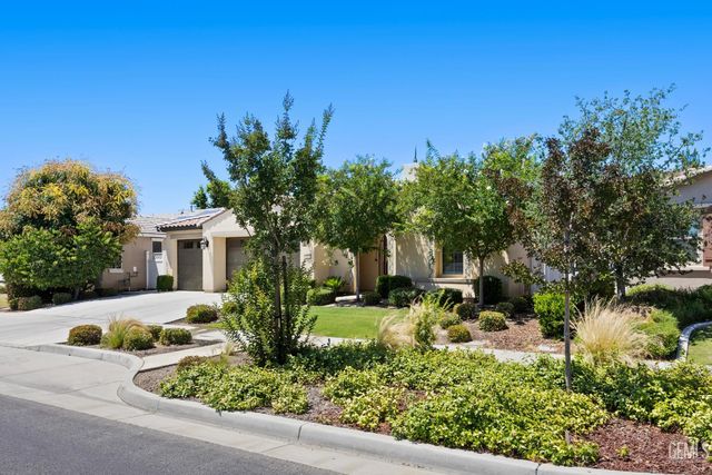 13514 Pixton Avenue, Bakersfield, CA 93311